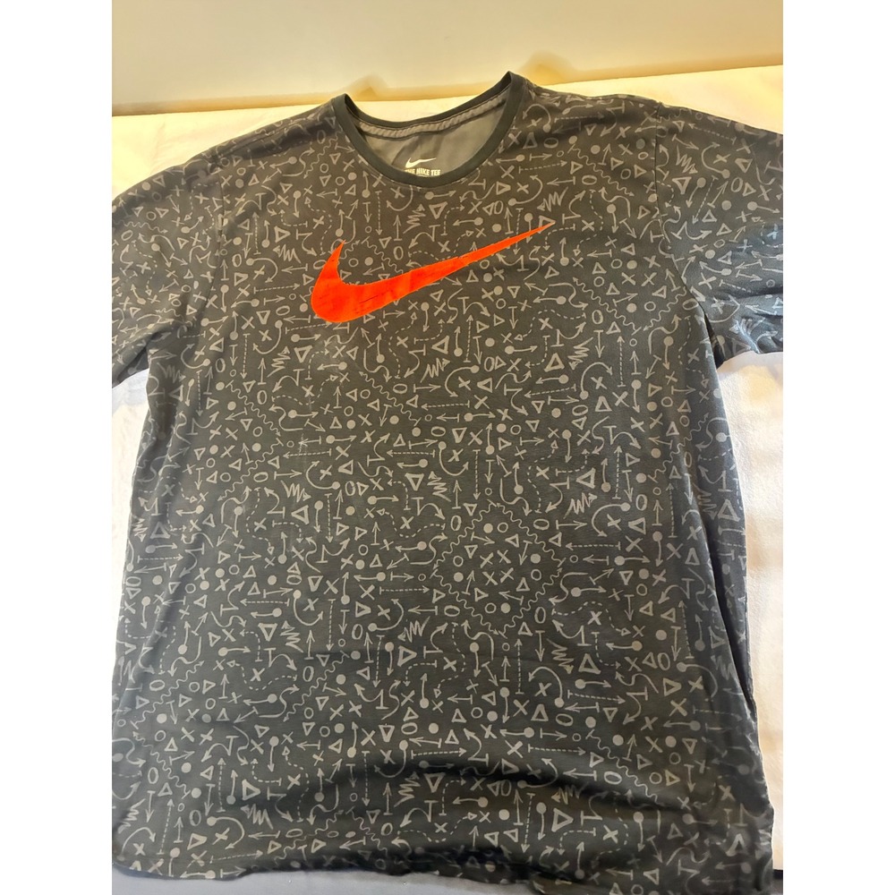 Nike Mens Dri-FIT Athletic Cut T-Shirt Gray Geometric Print Orange Swoosh XXLT